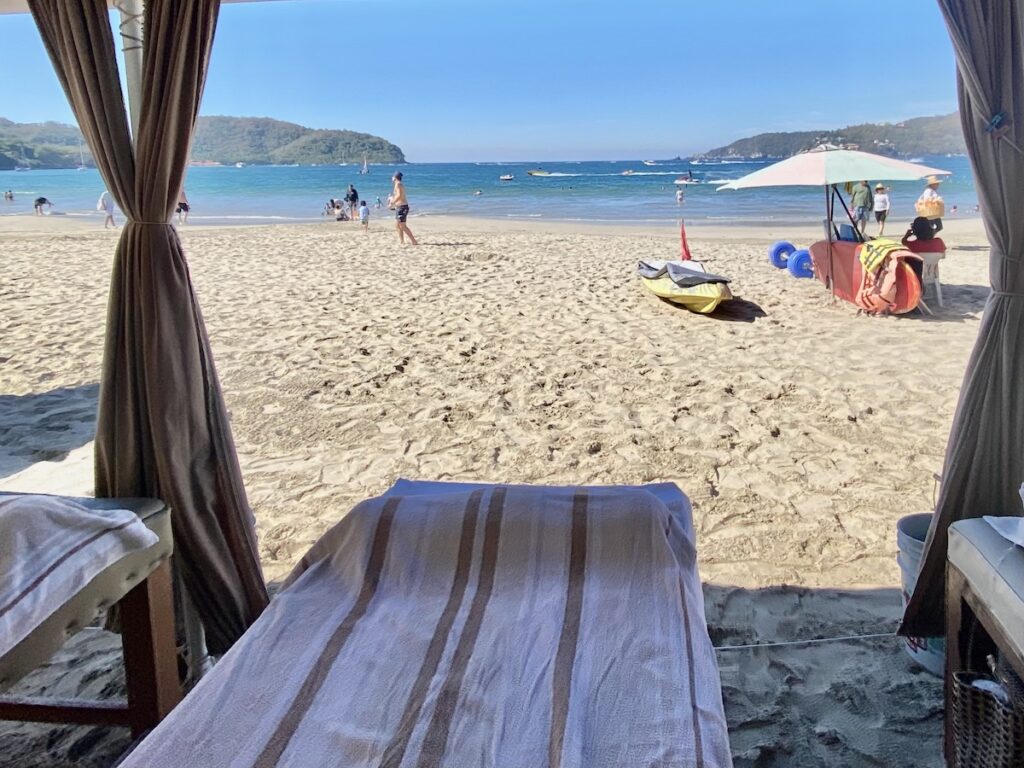 Beach Massage Playa La Ropa Zihuatanejo