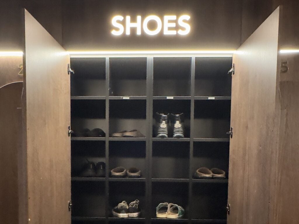 Shoe shelf in Svabard