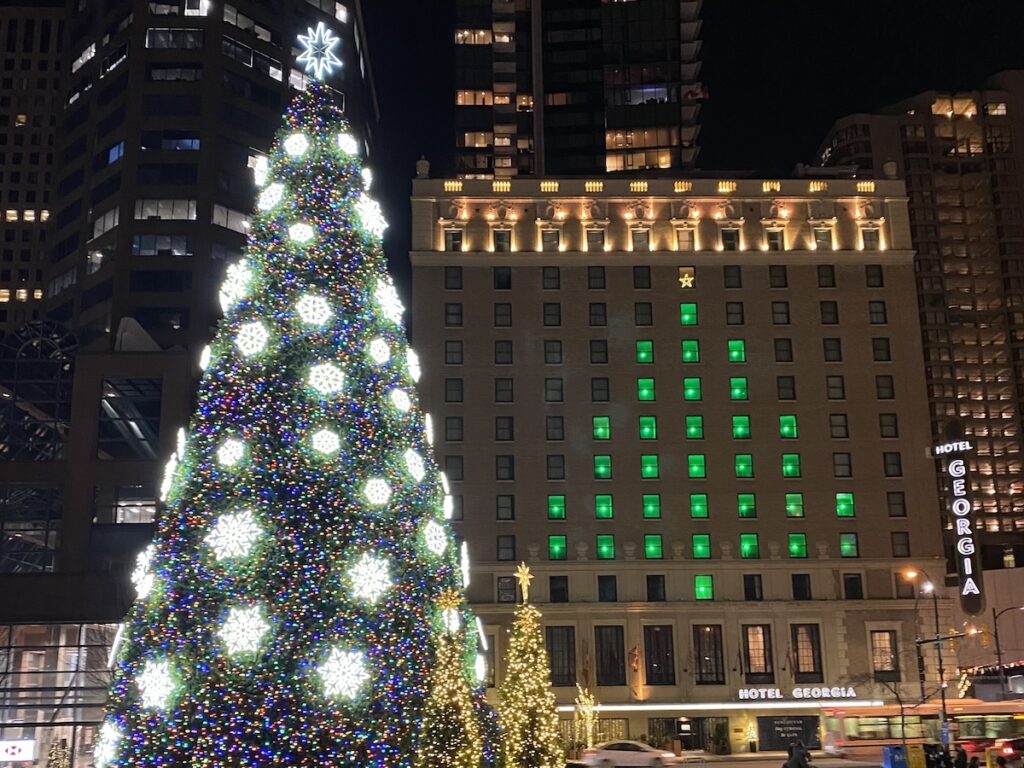 Exterior shot of the Rosewood Hotel Georgia in Vancouver at Christmas