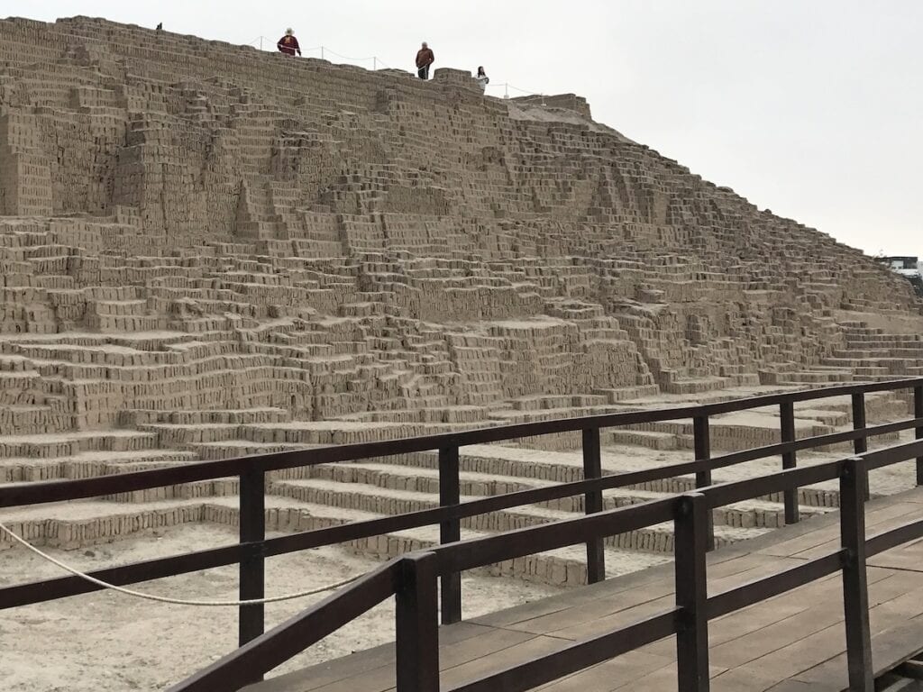 HUACA PUCLLANA, Lima