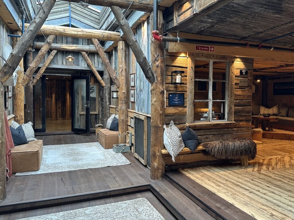 Basecamp Hotel Longyearbyen