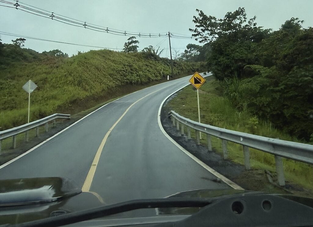 The windy road crossing Panama to Guna Yala